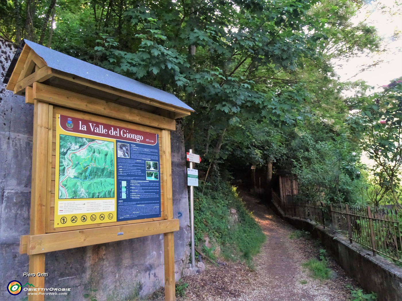 11 Partenza del sentiero per la Valle del Giongo.JPG